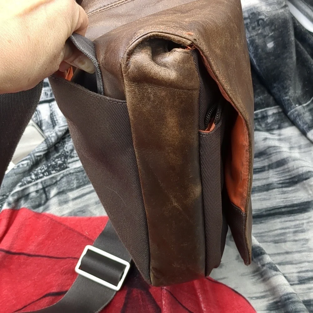 Knomo London Messenger bag